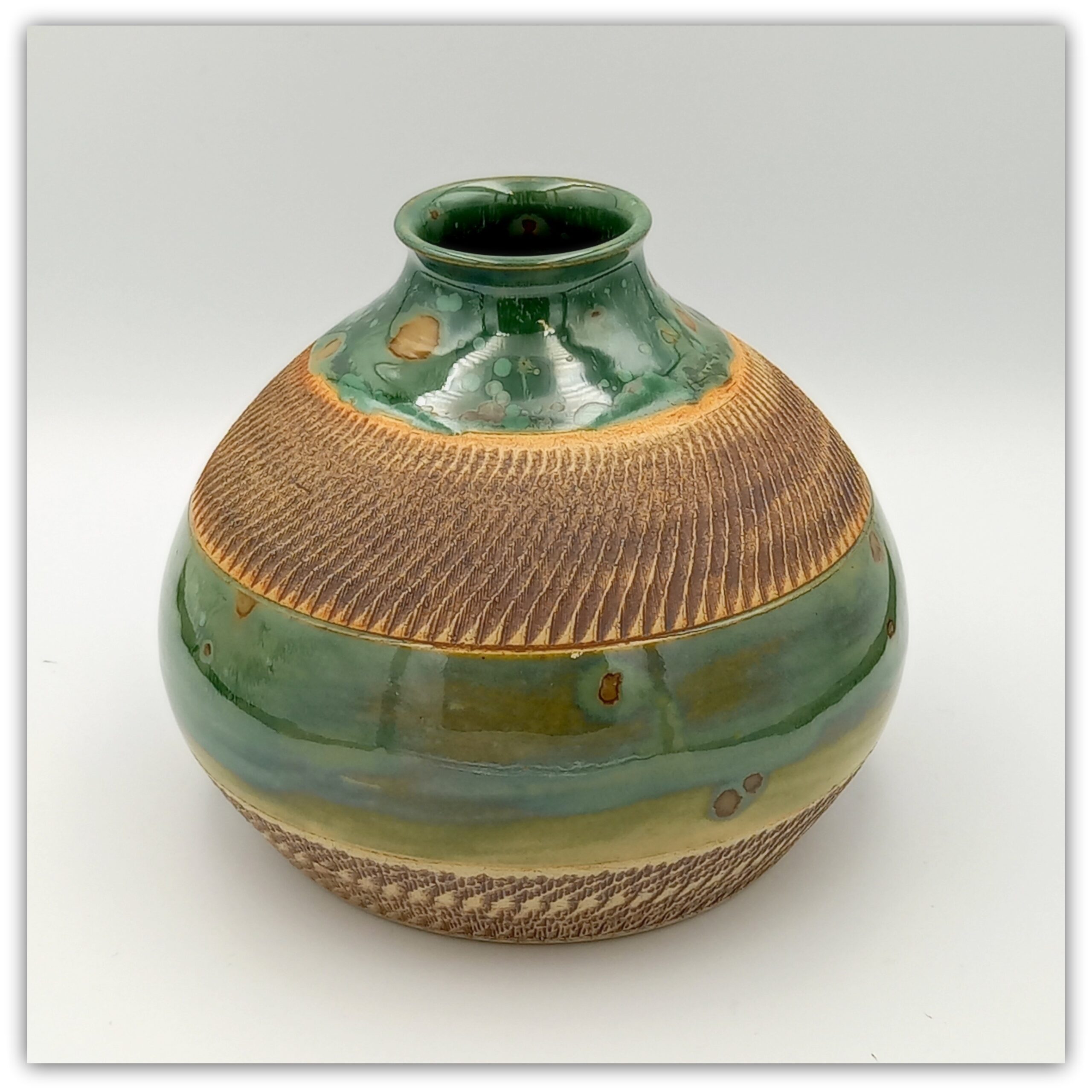 Hotel for birds "Chattering and olive float glaze" - Image 6